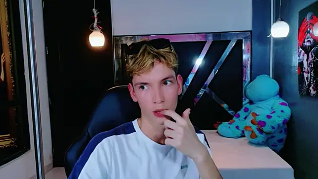 park jimin1 online show from 12-16-25, 07:08