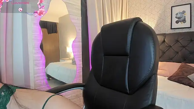 Snapshot of celeste__clark chatting on 10-02-25, 12:12 celeste clark online show from 10-02-25, 12:12