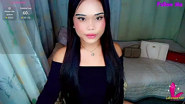 Cassandra Luxx online show from 06-19-26, 07:28