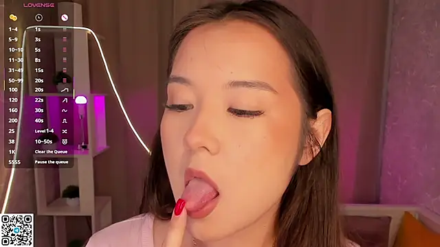 AlberthaEscue online show from 11-23-25, 04:12