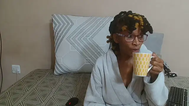 Snapshot of SugarPoppy24xxx chatting on 09-20-25, 04:24 SugarPoppy24xxx online show from 09-20-25, 04:24