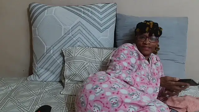 Snapshot of SugarPoppy24xxx chatting on 09-27-25, 03:06 SugarPoppy24xxx online show from 09-27-25, 03:06