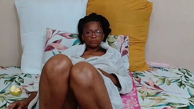 Snapshot of SugarPoppy24xxx chatting on 11-04-25, 01:10 SugarPoppy24xxx online show from 11-04-25, 01:10