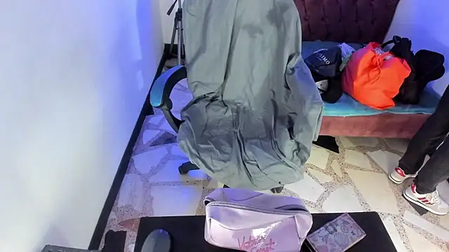 alison moon7 online show from 11-19-25, 02:17