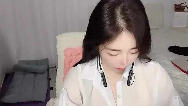 Xiali-166 online show from 11-23-25, 09:03