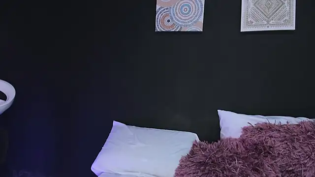 MiaSkylar online show from 07-27-26, 10:00