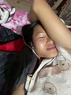 Snapshot of milo_bae chatting on 12-19-25, 03:24 milo bae online show from 12-19-25, 03:24