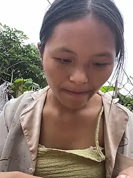 Snapshot of milo_bae chatting on 12-23-25, 01:25 milo bae online show from 12-23-25, 01:25