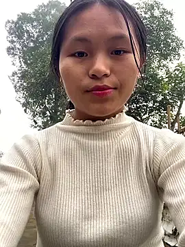 Snapshot of milo_bae chatting on 01-16-26, 01:42 milo bae online show from 01-16-26, 01:42