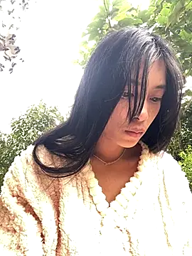 Snapshot of EmLy02 chatting on 10-24-25, 06:21 EmLy02 online show from 10-24-25, 06:21