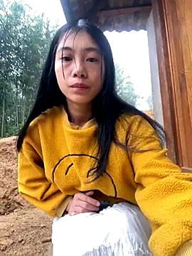 Snapshot of EmLy02 chatting on 11-12-25, 12:00 EmLy02 online show from 11-12-25, 12:00