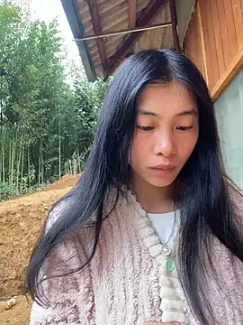 Snapshot of EmLy02 chatting on 11-24-25, 12:32 EmLy02 online show from 11-24-25, 12:32