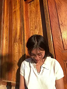 Snapshot of EmLy02 chatting on 11-27-25, 12:46 EmLy02 online show from 11-27-25, 12:46