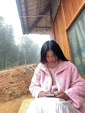 Snapshot of EmLy02 chatting on 12-04-25, 01:04 EmLy02 online show from 12-04-25, 01:04