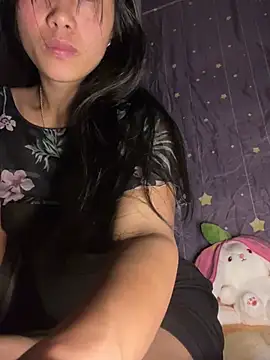 EmLy02 online show from 04-20-26, 02:25