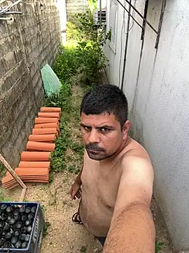 Snapshot of Diabloproducciones chatting on 09-11-25, 12:05 Diabloproducciones online show from 09-11-25, 12:05