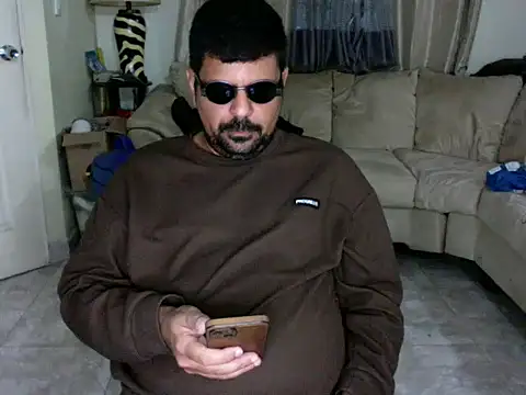 Snapshot of Diabloproducciones chatting on 09-23-25, 10:57 Diabloproducciones online show from 09-23-25, 10:57