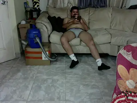 Snapshot of Diabloproducciones chatting on 09-28-25, 01:44 Diabloproducciones online show from 09-28-25, 01:44