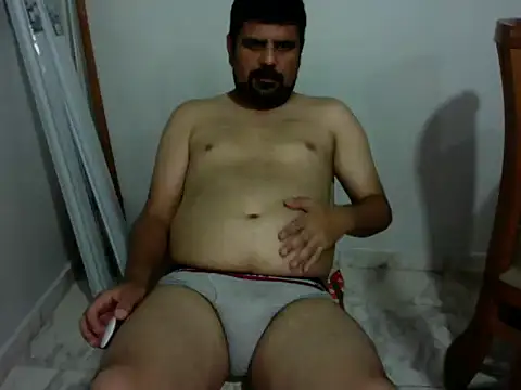 Snapshot of Diabloproducciones chatting on 09-29-25, 02:06 Diabloproducciones online show from 09-29-25, 02:06