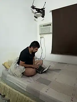 Snapshot of Diabloproducciones chatting on 10-03-25, 06:27 Diabloproducciones online show from 10-03-25, 06:27