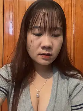 Snapshot of qinejr37 chatting on 10-23-25, 12:54 qinejr37 online show from 10-23-25, 12:54