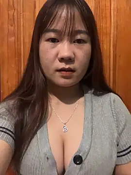 Snapshot of qinejr37 chatting on 10-23-25, 11:14 qinejr37 online show from 10-23-25, 11:14