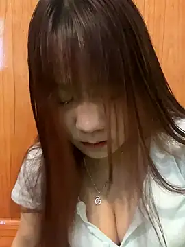 Snapshot of qinejr37 chatting on 10-28-25, 01:31 qinejr37 online show from 10-28-25, 01:31