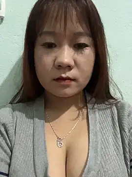 Snapshot of qinejr37 chatting on 11-15-25, 01:25 qinejr37 online show from 11-15-25, 01:25