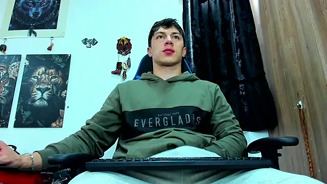 javiersexymann online show from 03-06-25, 06:26