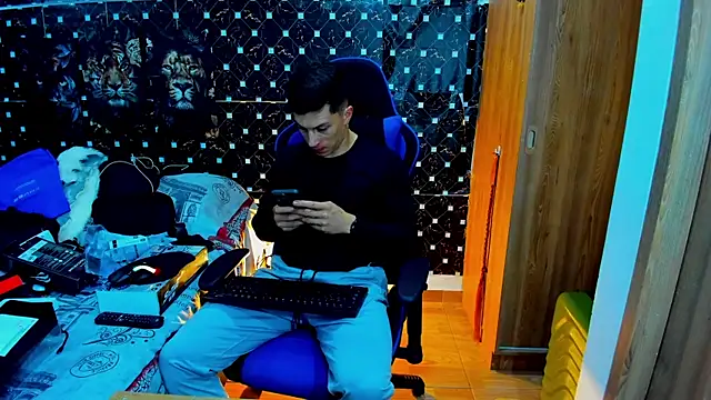 javiersexymann online show from 12-04-25, 12:31