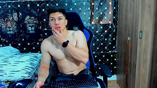 javiersexymann online show from 02-12-26, 08:15