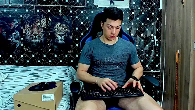 javiersexymann online show from 08-06-26, 12:18