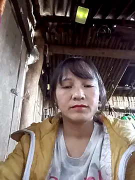 Snapshot of Mini3333 chatting on 11-22-25, 12:42 Mini3333 online show from 11-22-25, 12:42