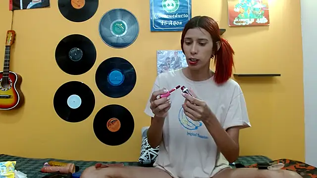 skinnyverus18 online show from 10-23-25, 07:01