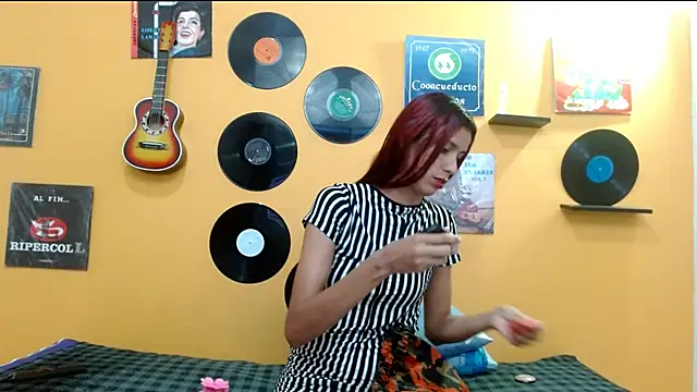 skinnyverus18 online show from 11-30-25, 07:18