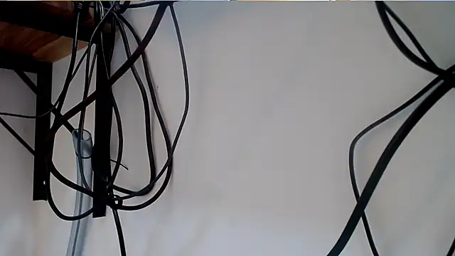 skinnyverus18 online show from 04-19-26, 06:54