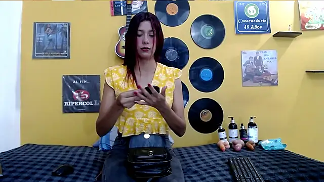 skinnyverus18 online show from 04-25-26, 07:22