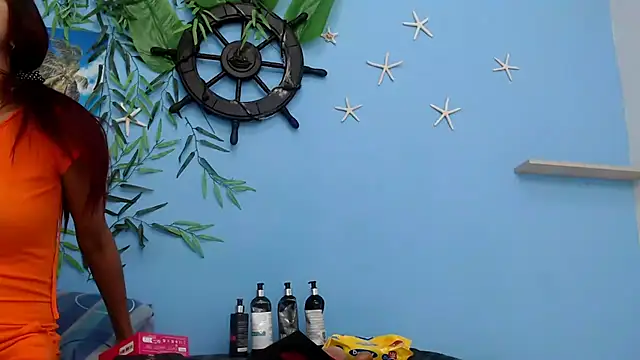skinnyverus18 online show from 06-10-26, 01:54
