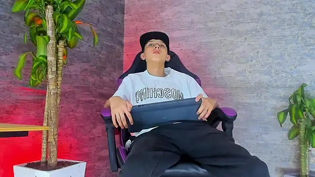 ArthurCox online show from 09-20-25, 05:36