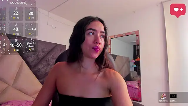 SaraWagner  online show from 04-17-26, 12:02