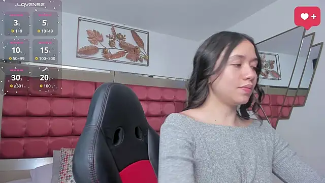 SaraWagner  online show from 06-06-26, 12:38