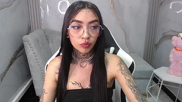 Ashley Blum v online show from 10-10-25, 08:08