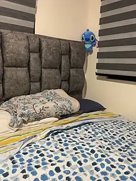 MacaW09 online show from 11-26-25, 11:06