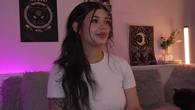 sophieee art online show from 10-07-25, 02:20