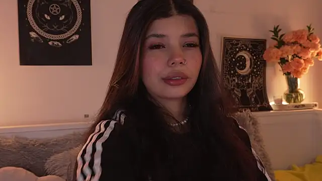 sophieee art online show from 10-19-25, 02:12