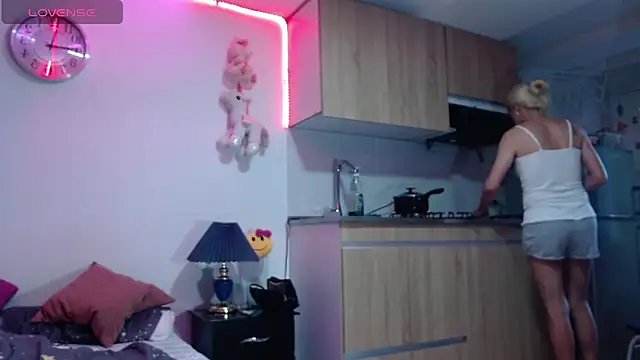 AllysonStonne online show from 04-24-26, 08:55