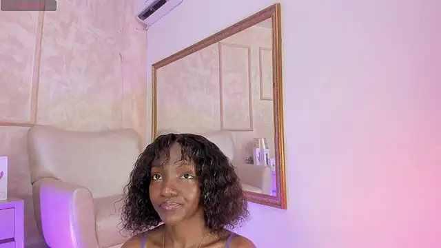 Snapshot of Keirahartz chatting on 11-23-25, 04:56 Keirahartz online show from 11-23-25, 04:56