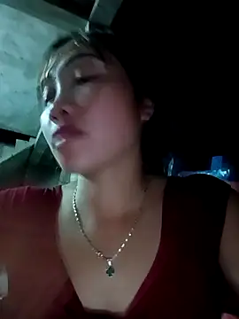 Snapshot of adbosa_00 chatting on 10-31-25, 11:33 adbosa 00 online show from 10-31-25, 11:33