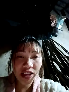 Snapshot of adbosa_00 chatting on 12-05-25, 10:46 adbosa 00 online show from 12-05-25, 10:46