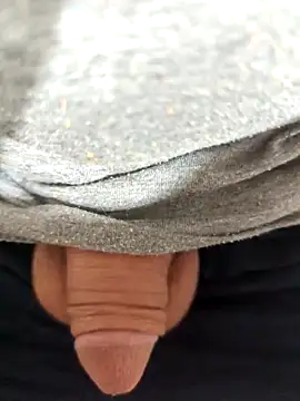 Snapshot of Sweethoneygun chatting on 09-20-25, 04:24 Sweethoneygun online show from 09-20-25, 04:24